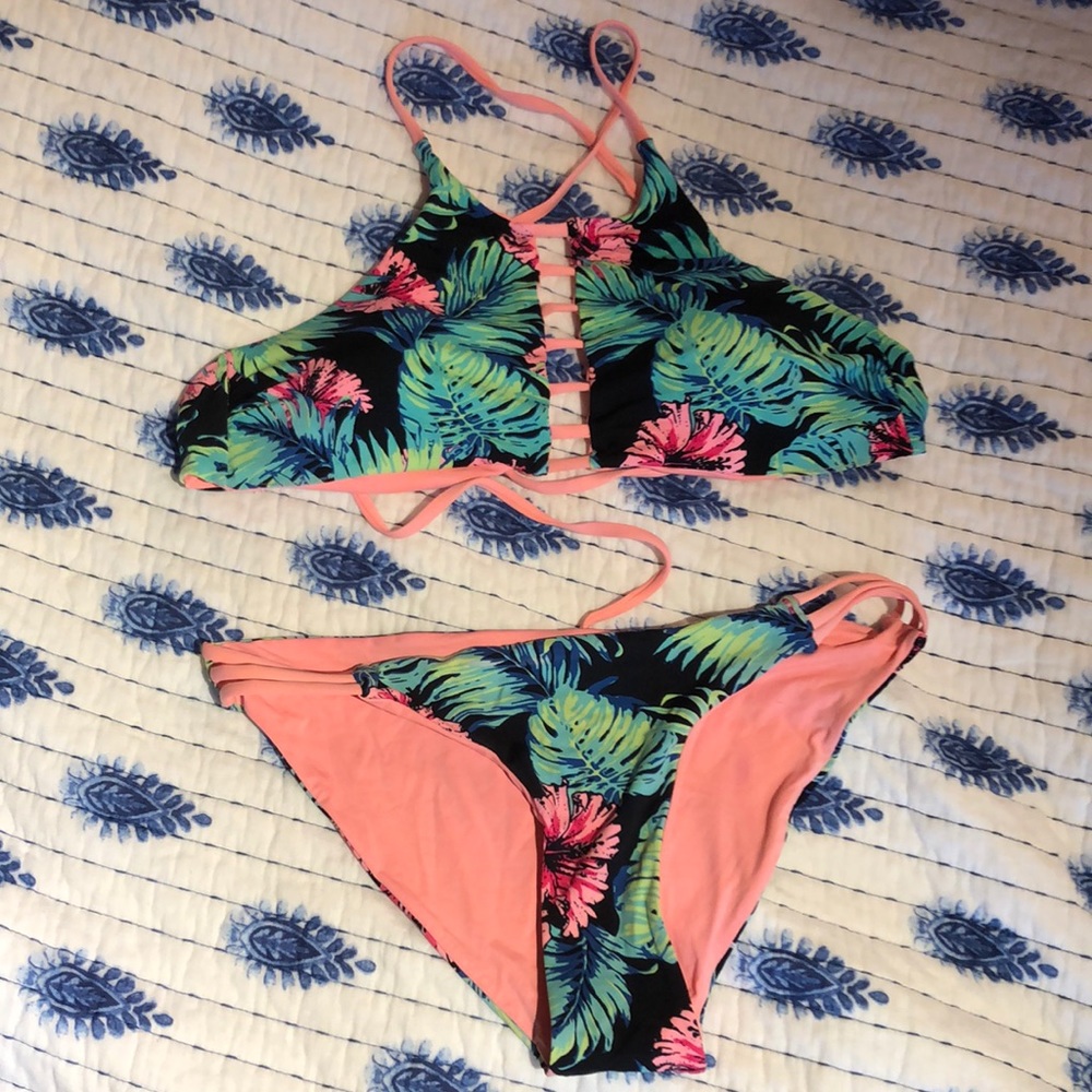 Reversible high neck bikini